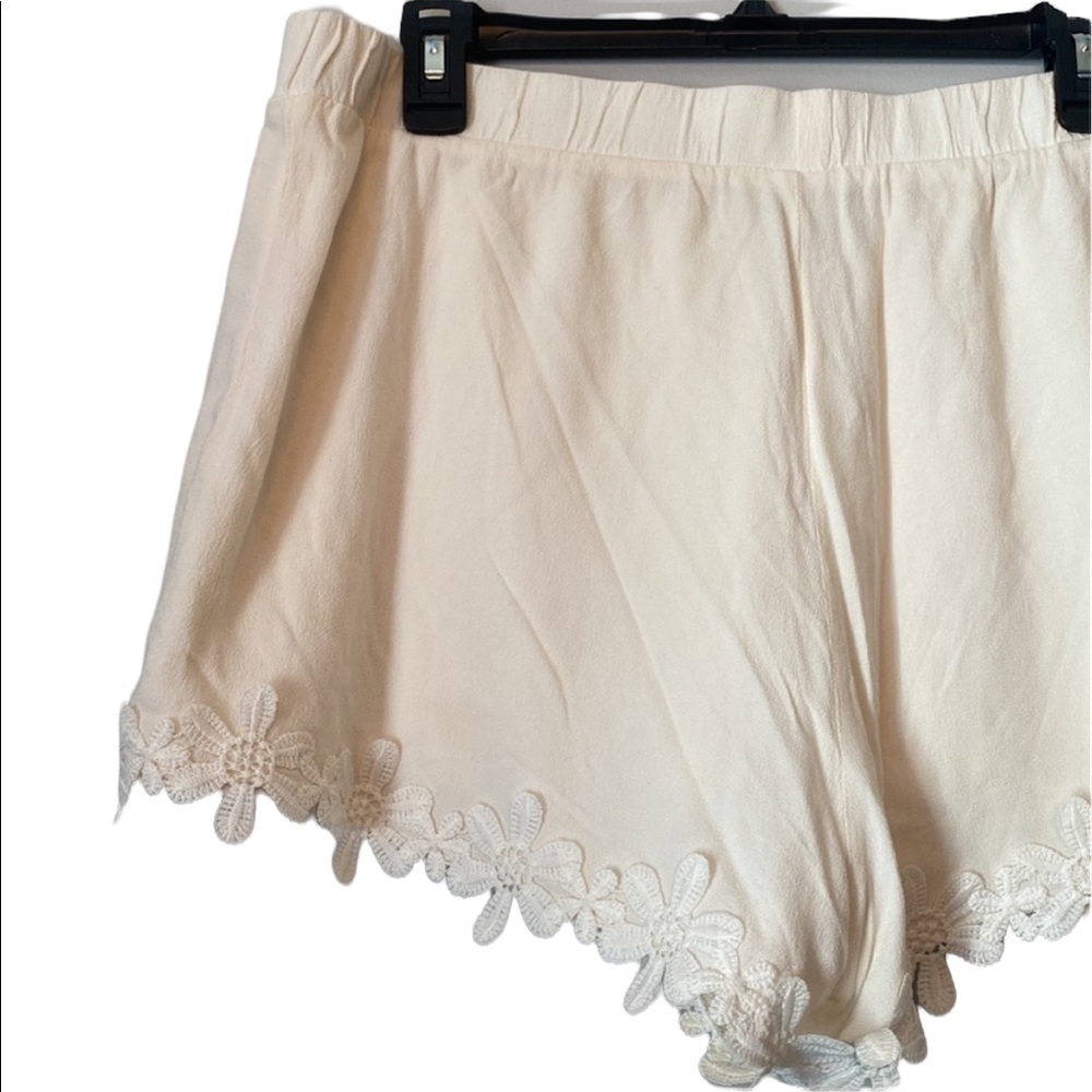Riley & James Cream Lace Shorts - Picture 6 of 12
